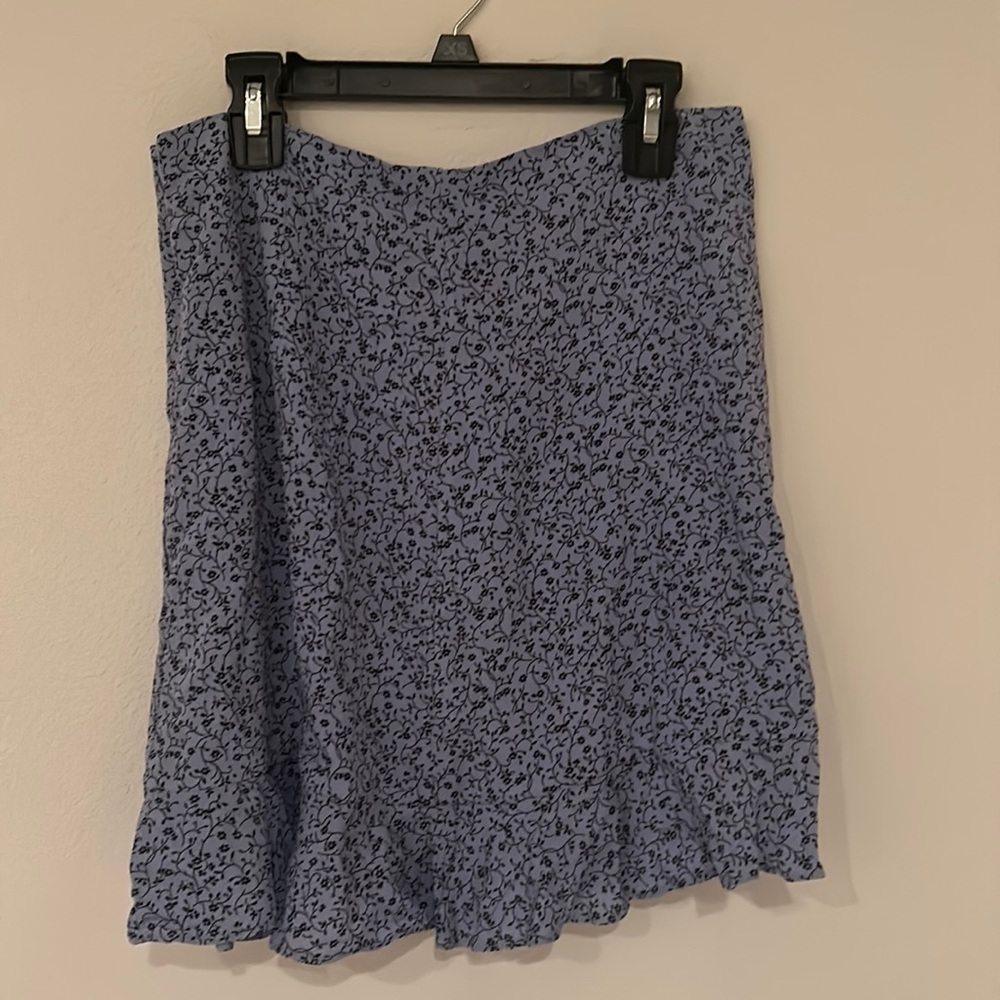 blue and black floral mini skirt